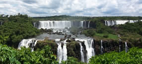 イグアスの滝ブラジル